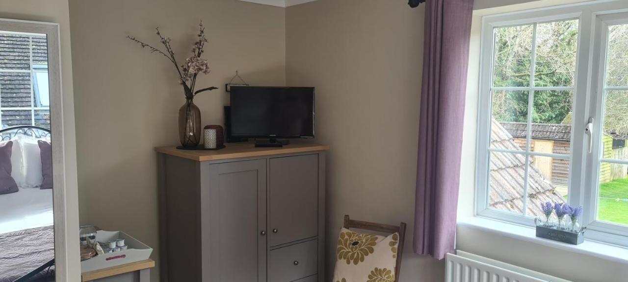 Sherfield English Ha'Penny Acre B&B 외부 사진